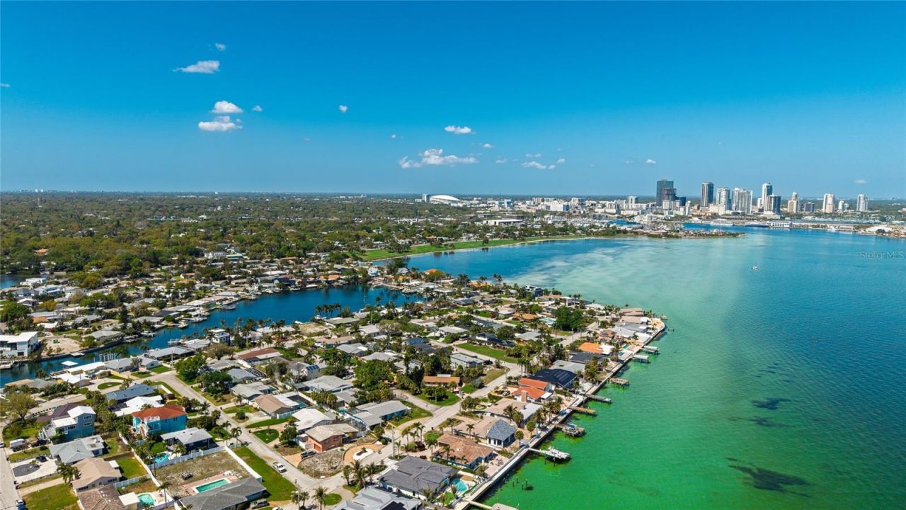2540 E Bay Isle Drive Se, Saint Petersburg, FL 33705 Photo