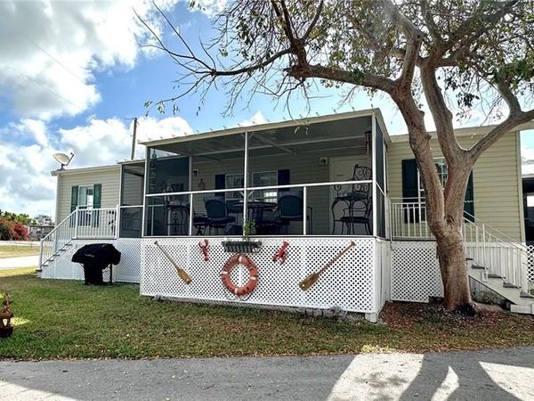 1180 Chokoloskee DR, Unit 32, CHOKOLOSKEE, FL 34138