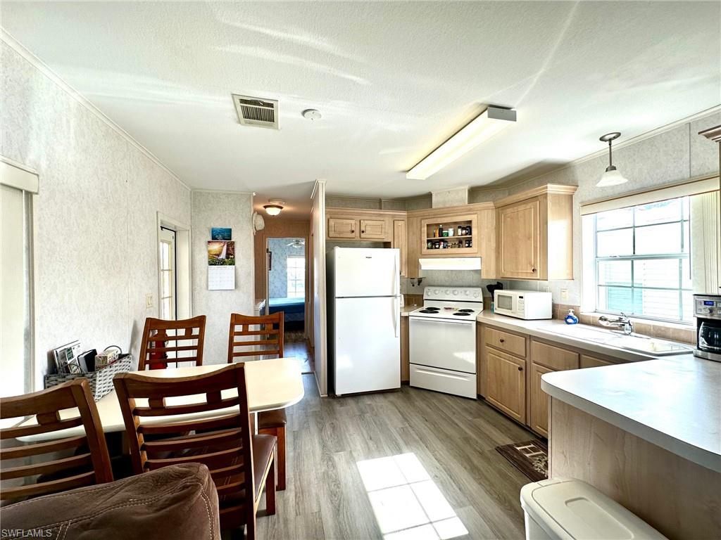 1180 Chokoloskee Dr, Unit 32, Chokoloskee, FL 34138 Photo