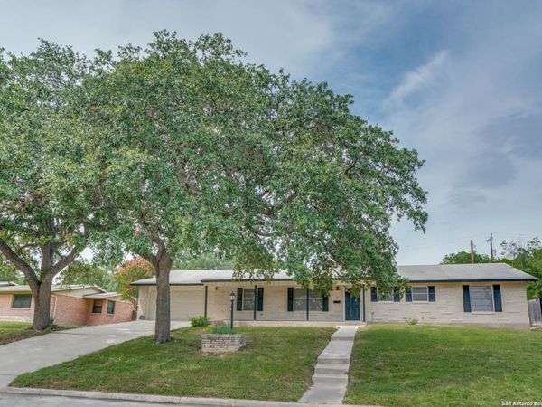 211 E Woodlake, San Antonio, TX 78229