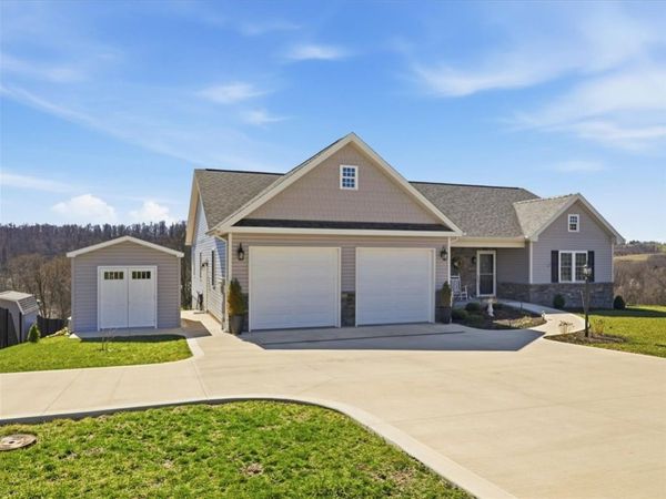 2 STONEGATE DRIVE, Burgettstown, PA 15021