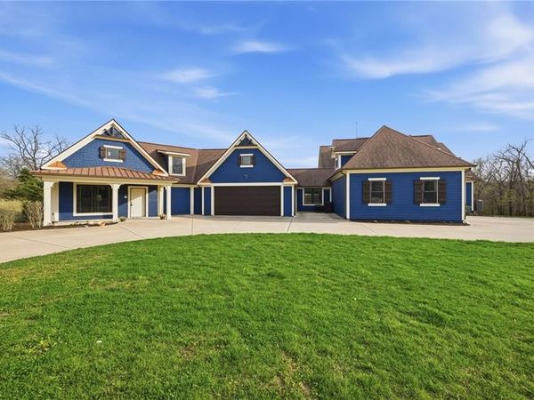 5763 W 335 Street, Louisburg, KS 66053