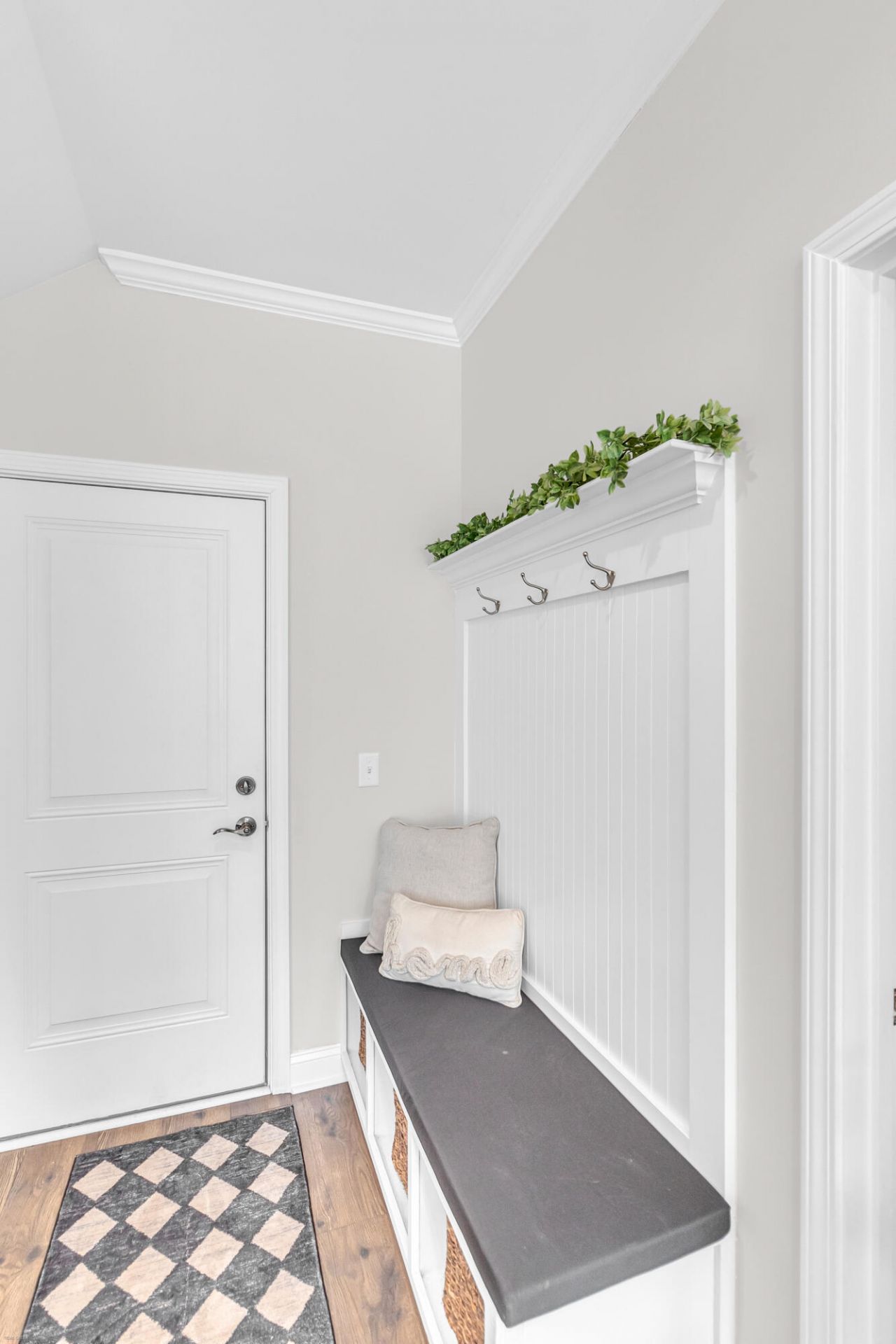 2156 Leopold Street Photo 19