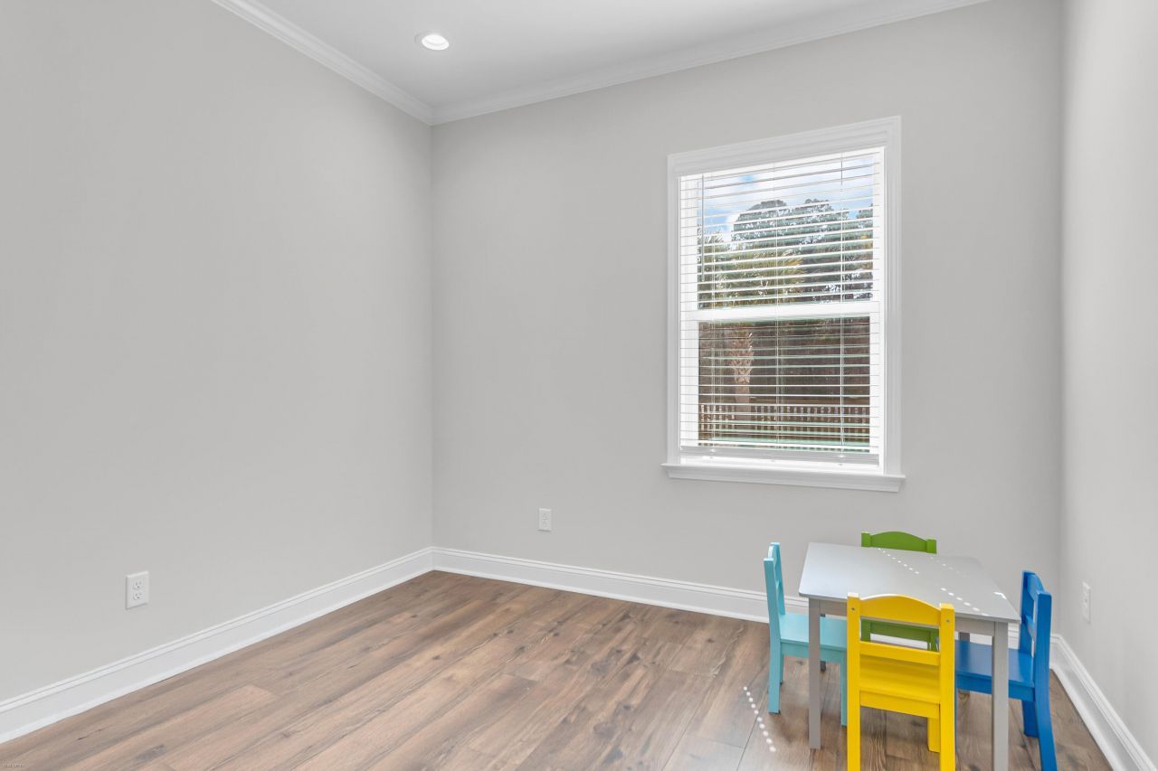 2156 Leopold Street Photo 20