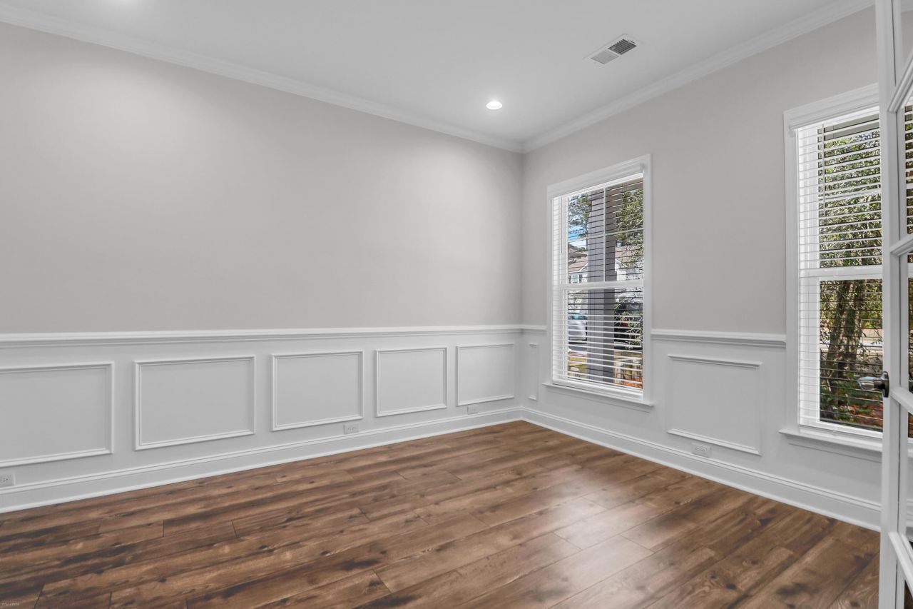 2156 Leopold Street Photo 21