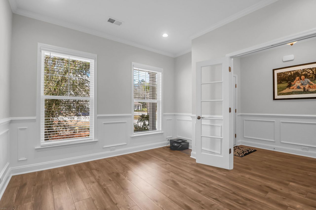 2156 Leopold Street Photo 22