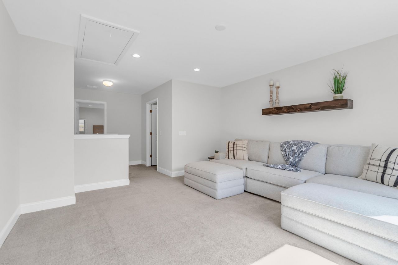 2156 Leopold Street Photo 25