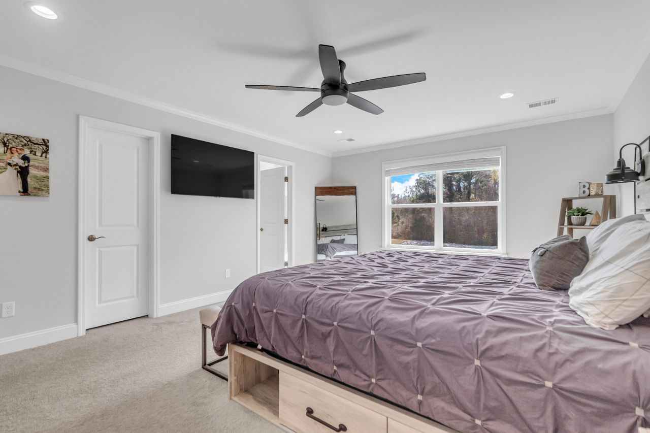 2156 Leopold Street Photo 28