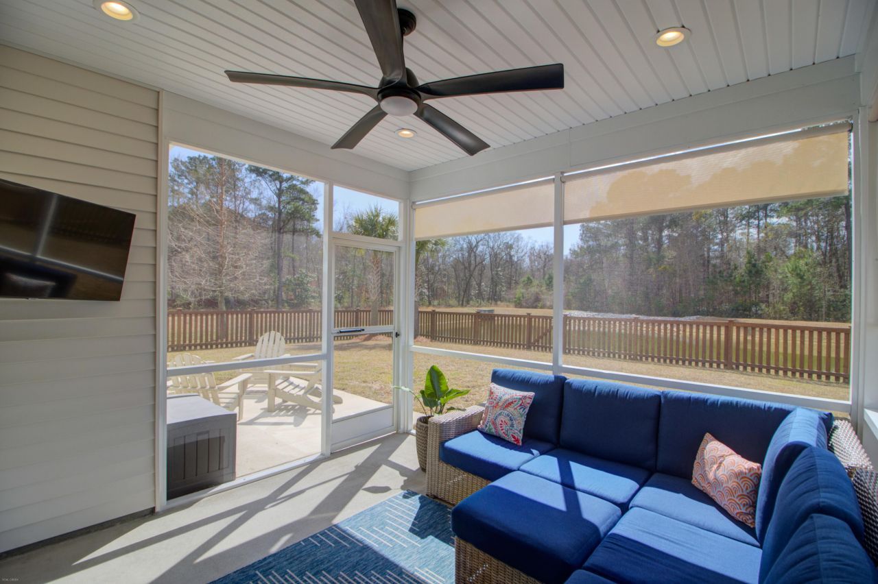 2156 Leopold Street Photo 36