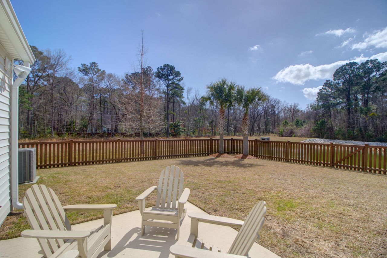 2156 Leopold Street Photo 37