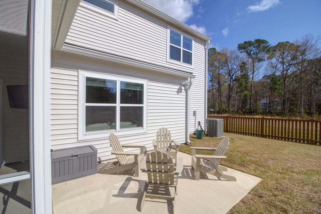 2156 Leopold Street Photo 42