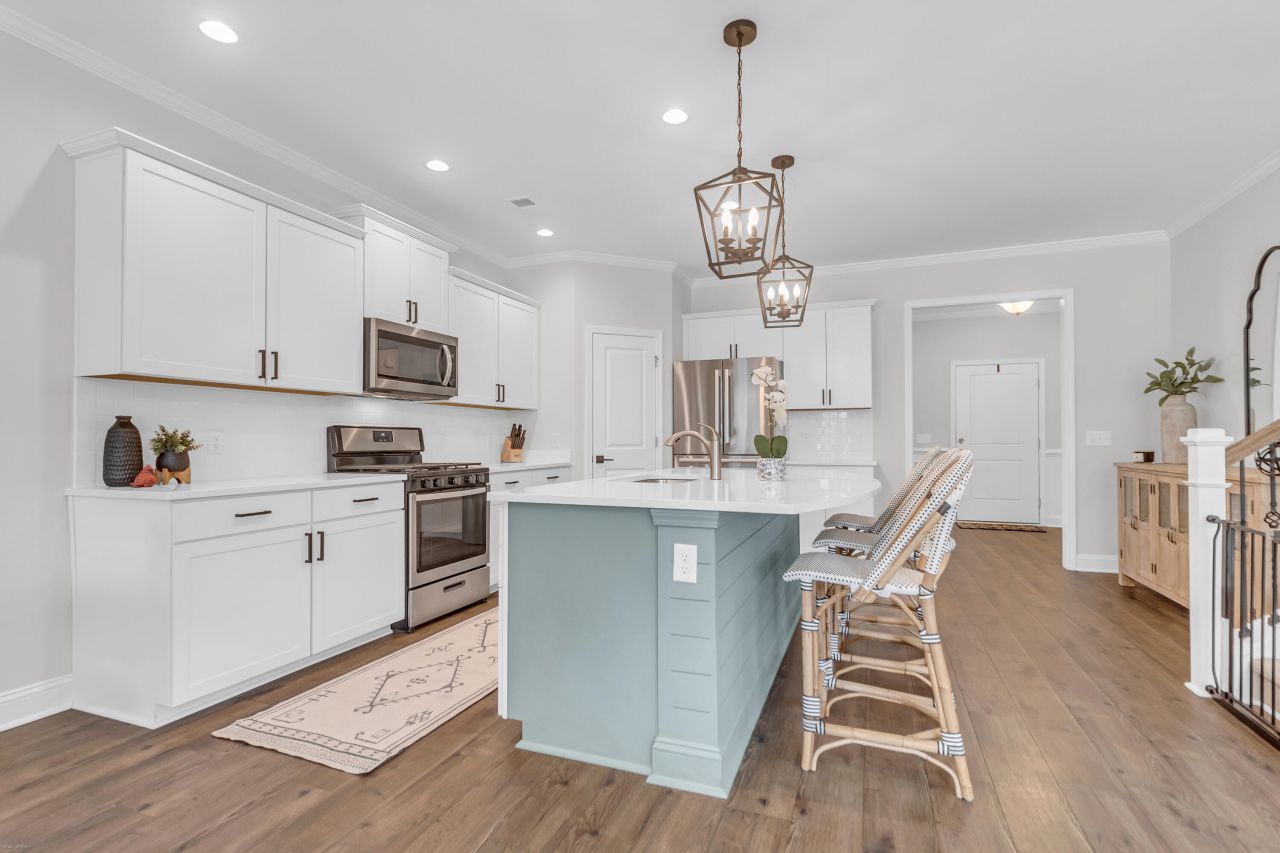 2156 Leopold Street Photo 8