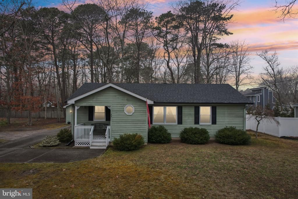 33 Stagecoach Road, Cape May Court House, NJ 08210 Main Photo