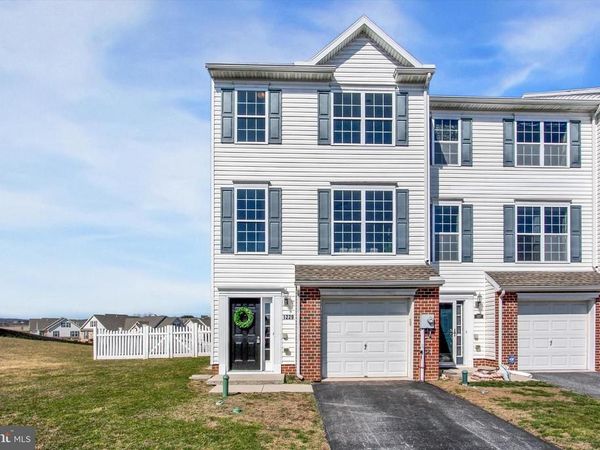 1229 LEDGE DRIVE, YORK, PA 17408