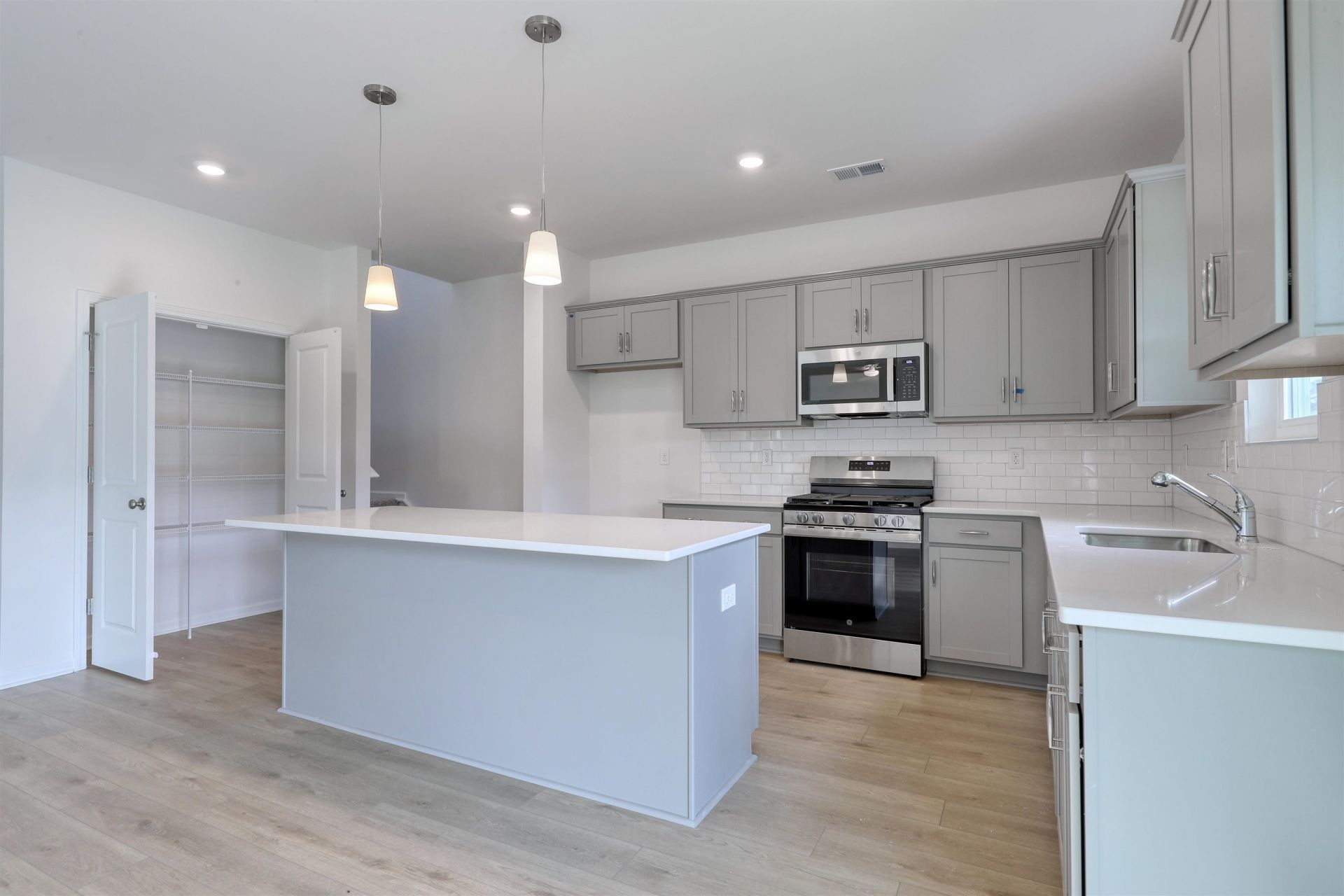 461 Atamasco Ct. Photo 8