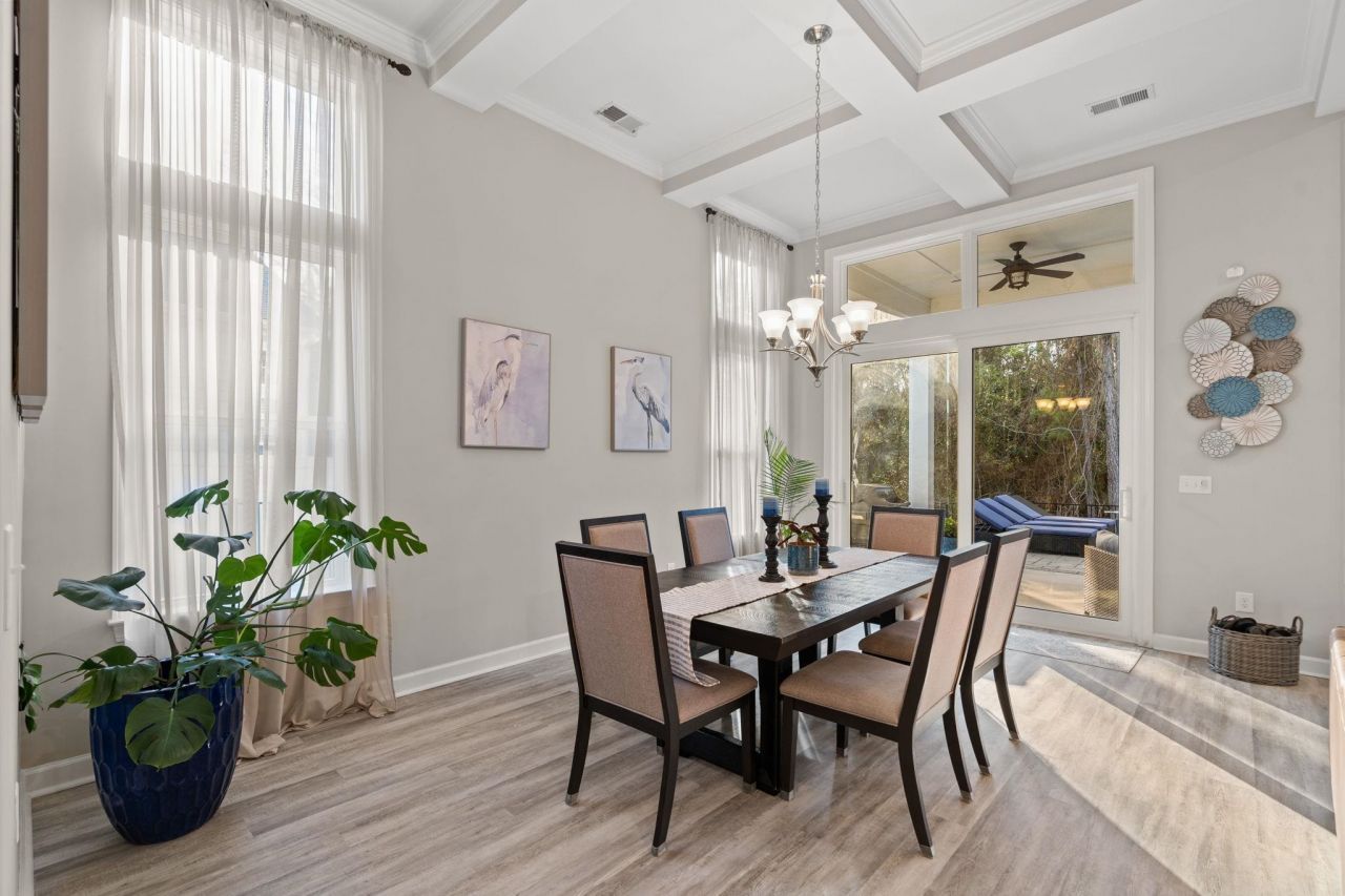 208 Starlit Way Photo 10