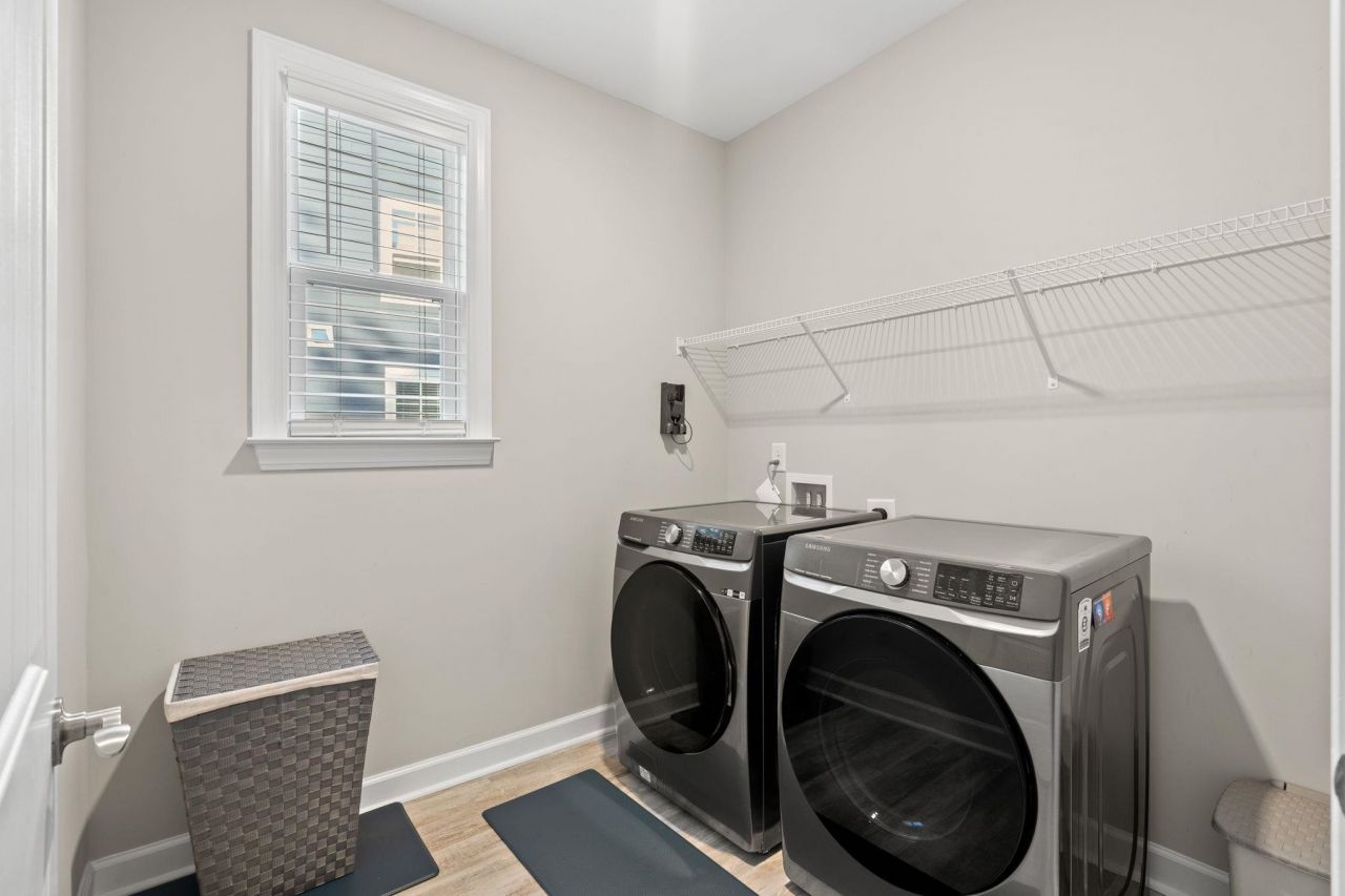 208 Starlit Way Photo 19