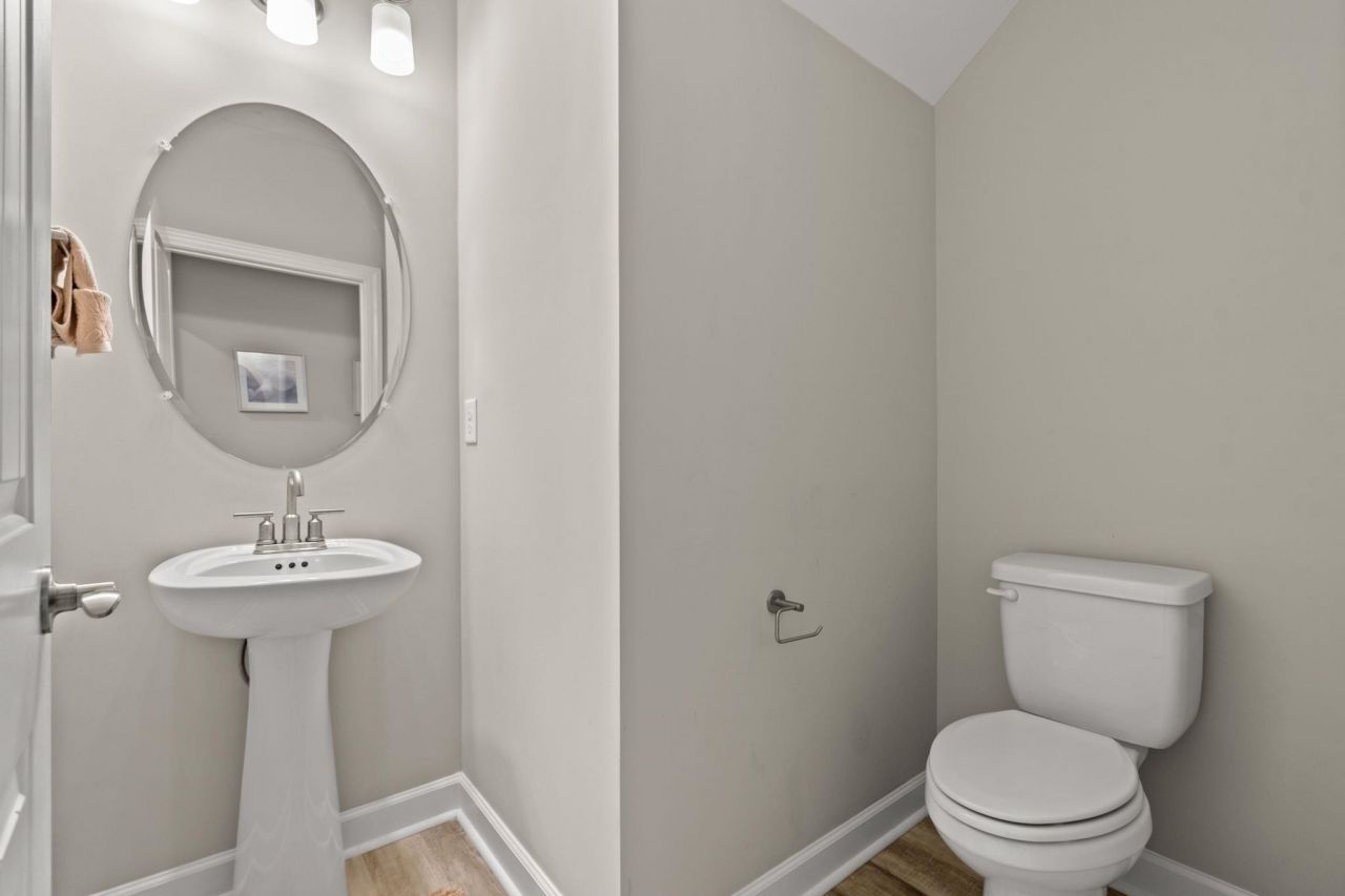 208 Starlit Way Photo 20