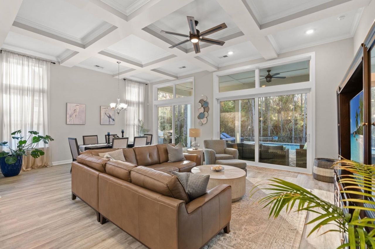 208 Starlit Way Photo 8