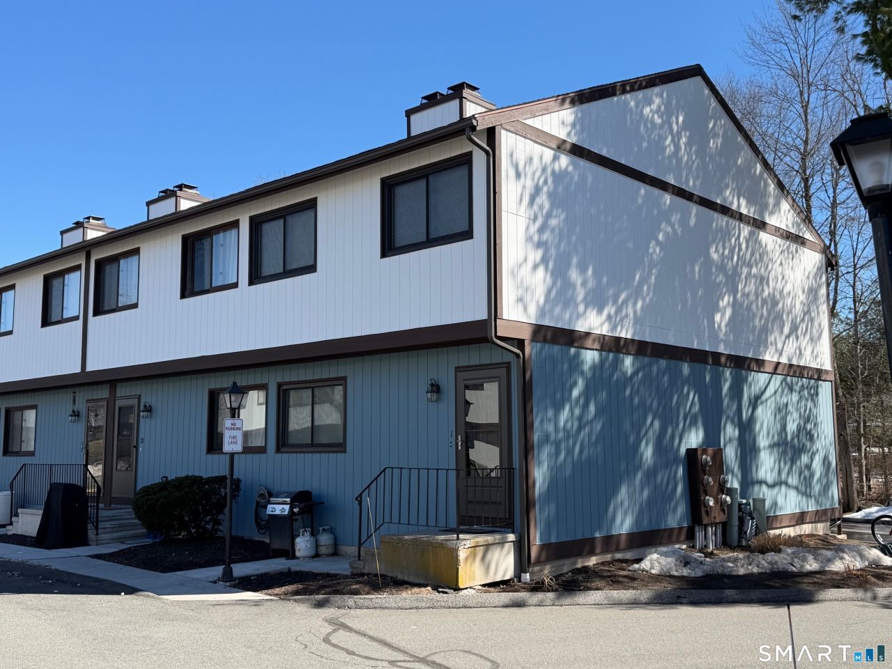 27 Crows Nest, Unit 12I, Danbury, CT 06810 Main Photo