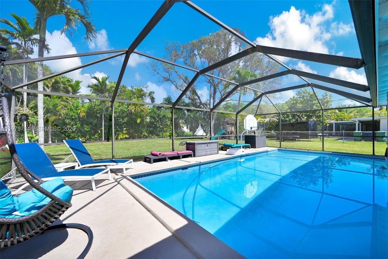 8935 SW 186th Ter, Cutler Bay, FL 33157 Photo