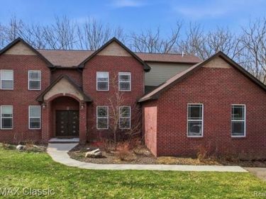 9027 Salem Farms Drive, Salem Twp, MI 48178