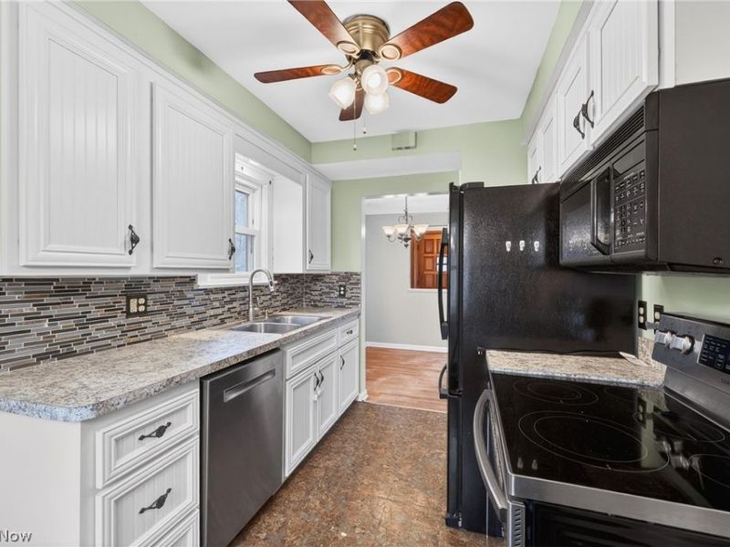 5229 Melody Lane, Willoughby, OH 44094 Photo 3