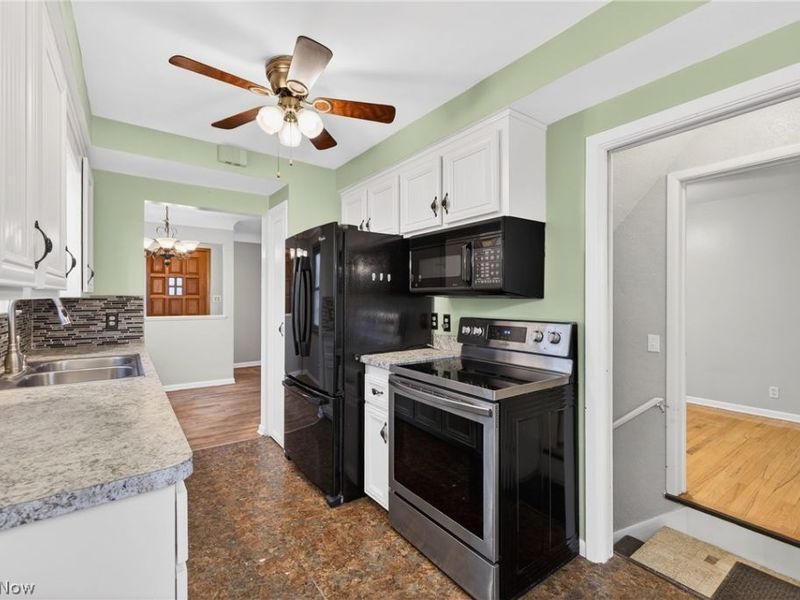 5229 Melody Lane, Willoughby, OH 44094 Photo 4