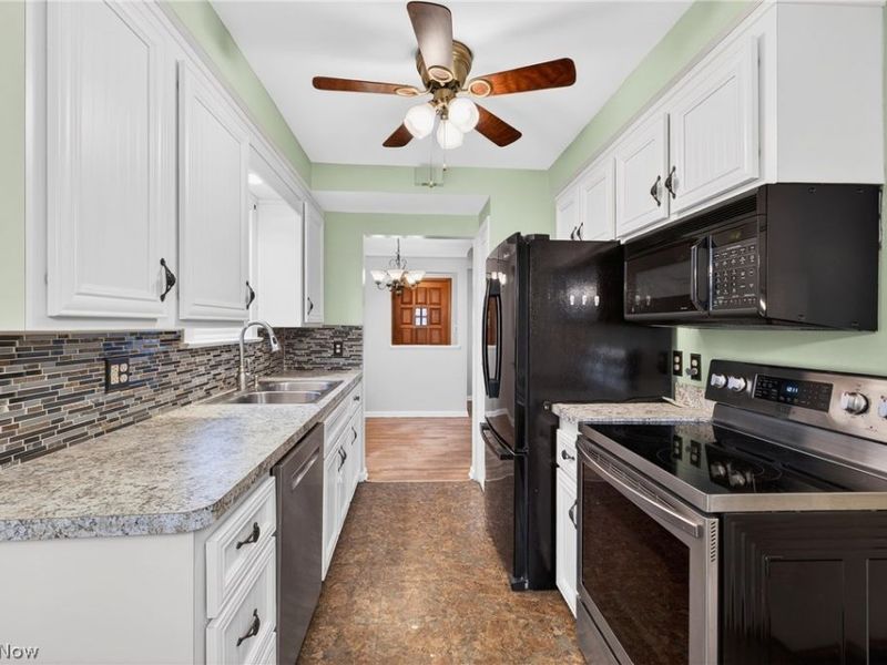 5229 Melody Lane, Willoughby, OH 44094 Photo 5