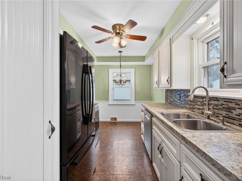 5229 Melody Lane, Willoughby, OH 44094 Photo 6