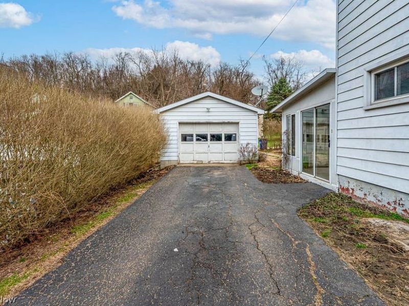 1055 Ambrose Avenue, East Liverpool, OH 43920 Photo 4