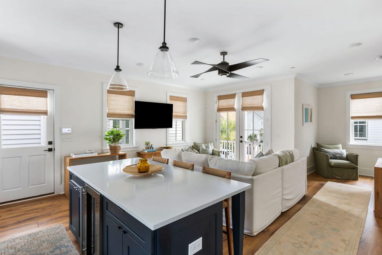 18 Iron Forge Alley Photo 12