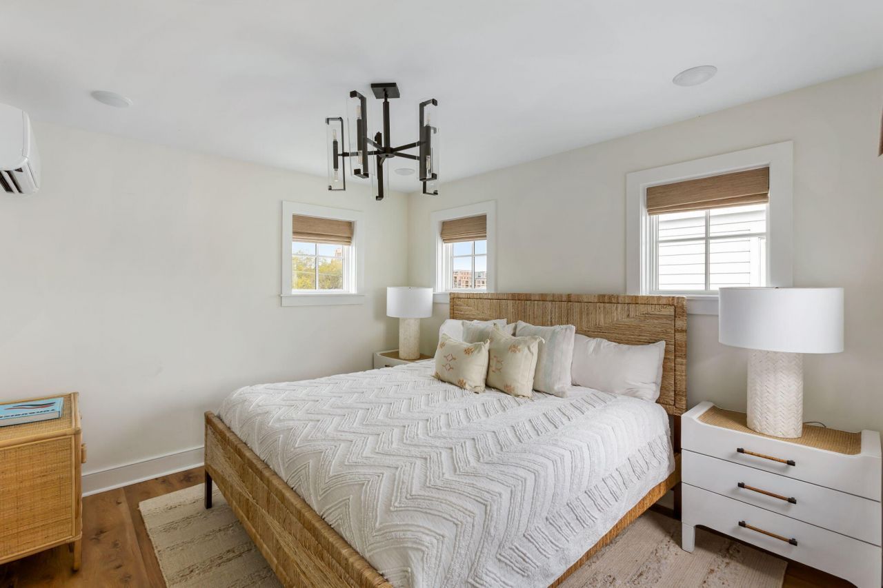 18 Iron Forge Alley Photo 16