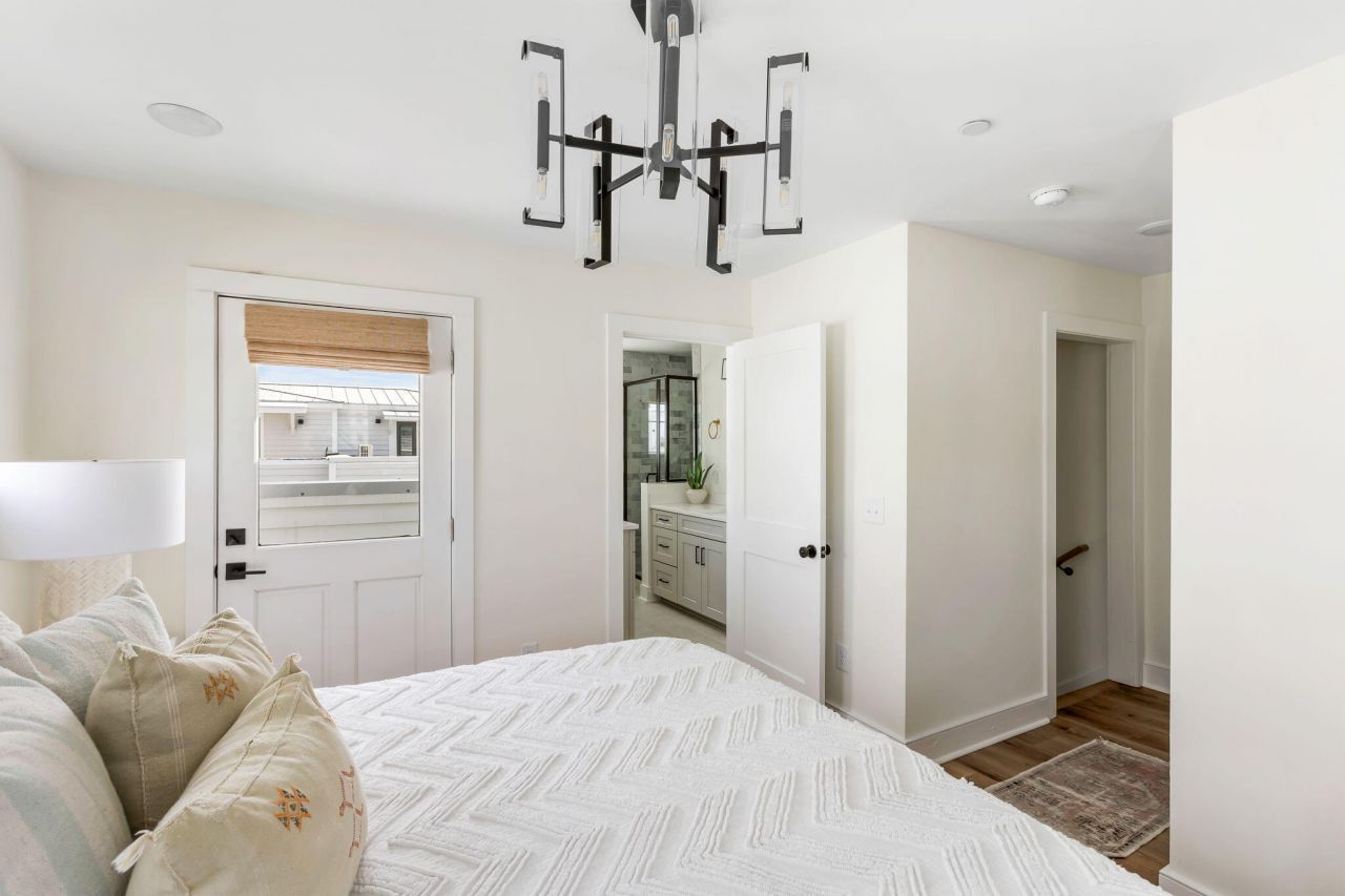 18 Iron Forge Alley Photo 18