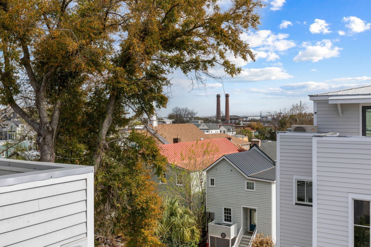 18 Iron Forge Alley Photo 19