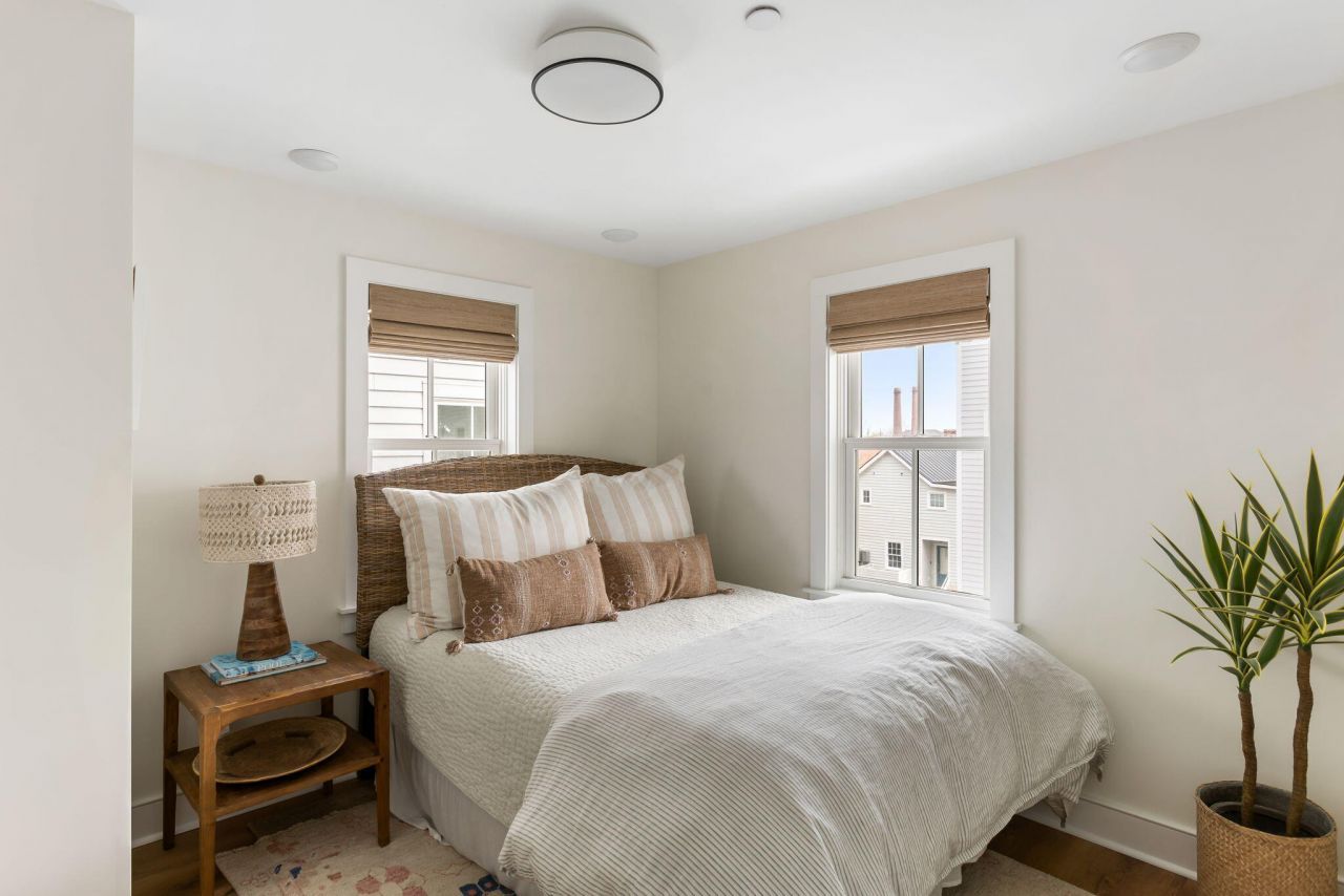 18 Iron Forge Alley Photo 23