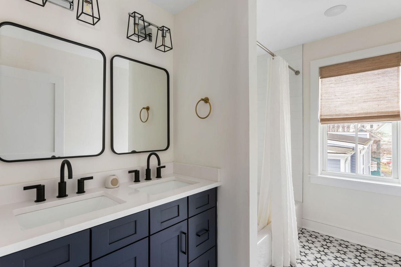 18 Iron Forge Alley Photo 24