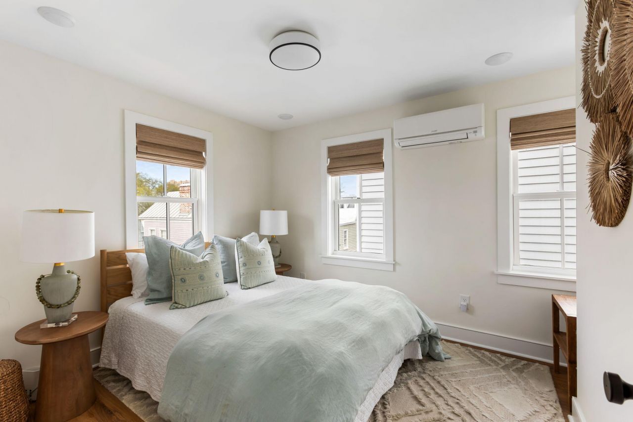 18 Iron Forge Alley Photo 25