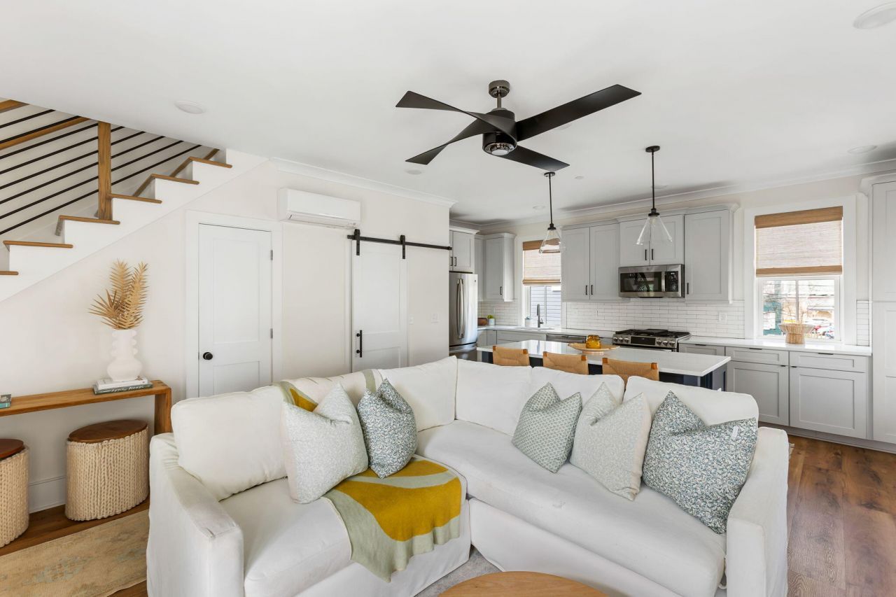 18 Iron Forge Alley Photo 7