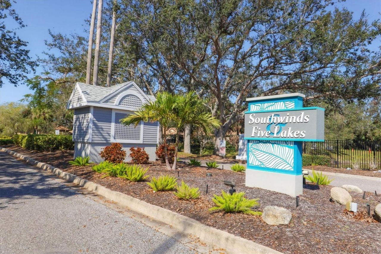 3468 51st Avenue Drive W, Bradenton, FL 34210 Photo