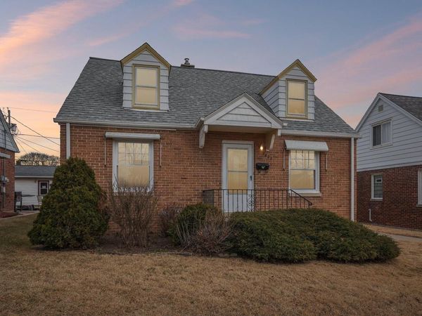 3622 S 16th STREET, Milwaukee, WI 53221