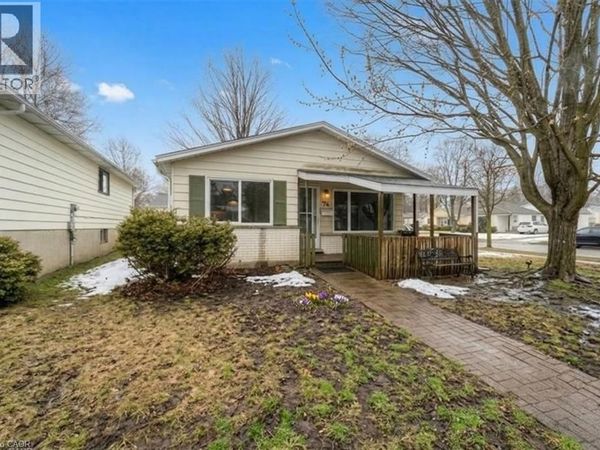 74 HELENE Crescent, Waterloo, ON N2L5E5