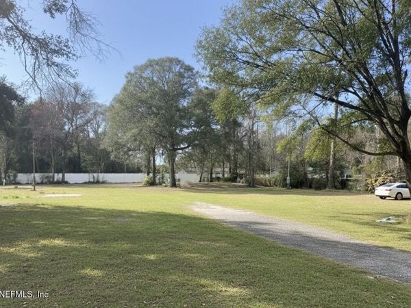 2338 BULLS BAY Highway, Jacksonville, FL 32220