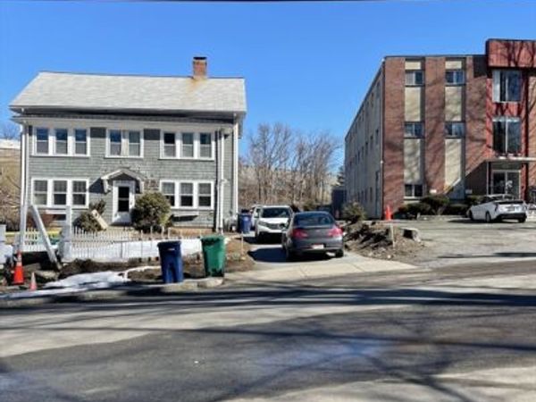 126 Charles St (Aub), Newton, MA 02466