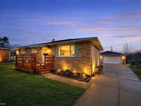 6157 Roanoke Circle , Parma, OH 44134