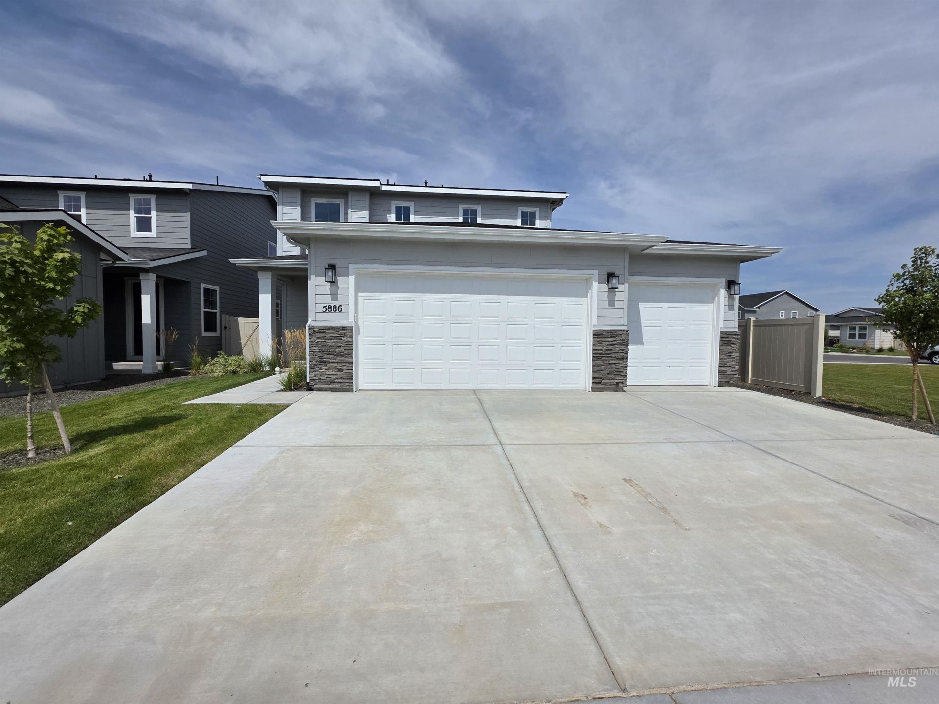 5886 W Parachute Dr, Meridian, ID 83646 Main Photo