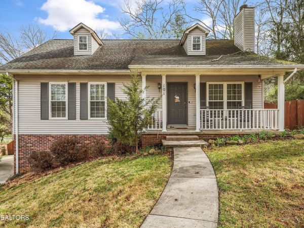 101 Hooper Court, Oak Ridge, TN 37830