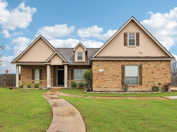 101 Blanco DR, Hutto, TX 78634