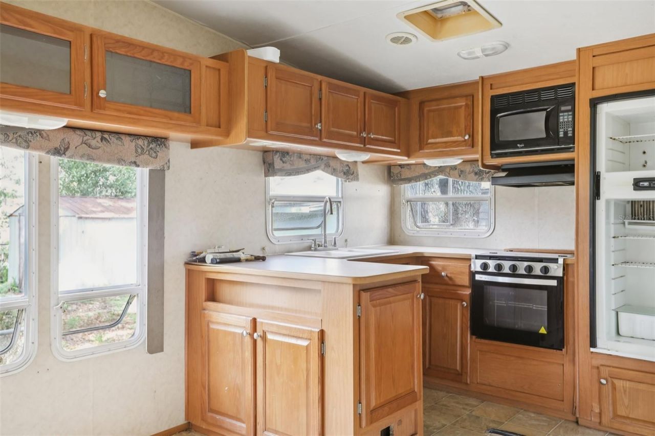 4233 Gall Boulevard , Zephyrhills, FL 33542 Photo