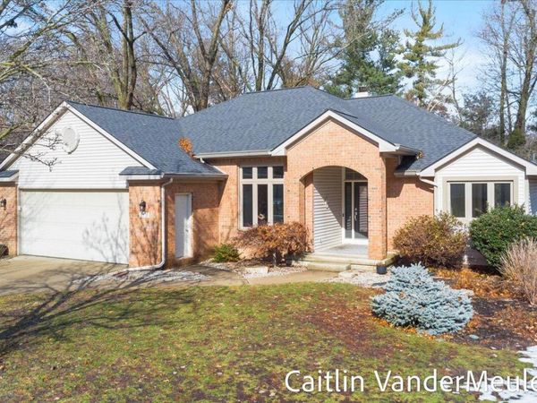 2627 Golfbury Drive SW, Wyoming, MI 49519